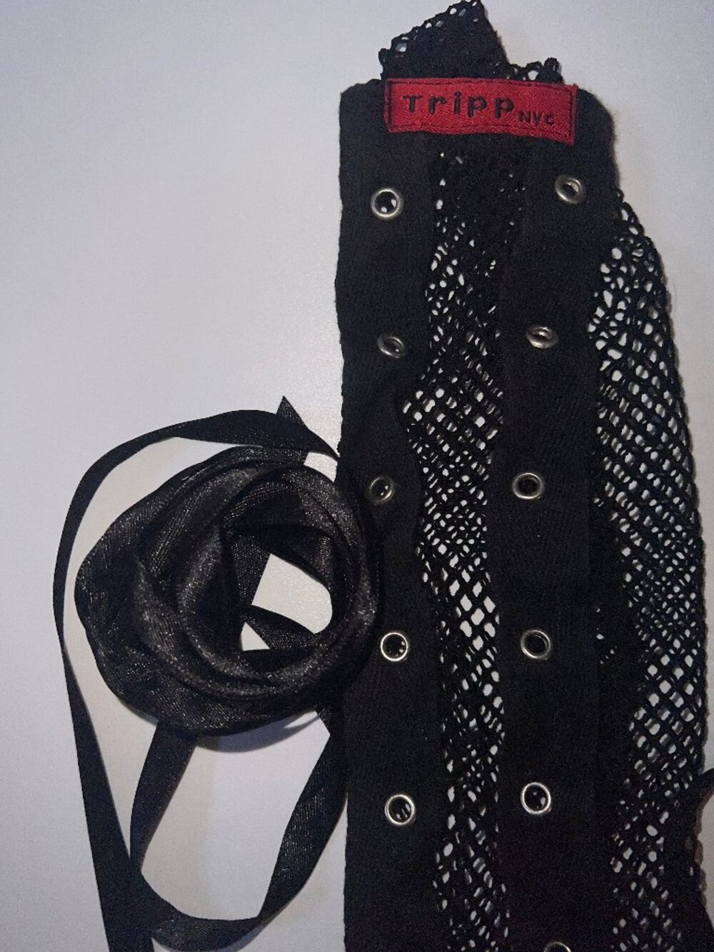Vintage Tripp NYC Y2K Black Mesh Fishnet Lace Up Fingerless Gloves - Picture 3 of 4